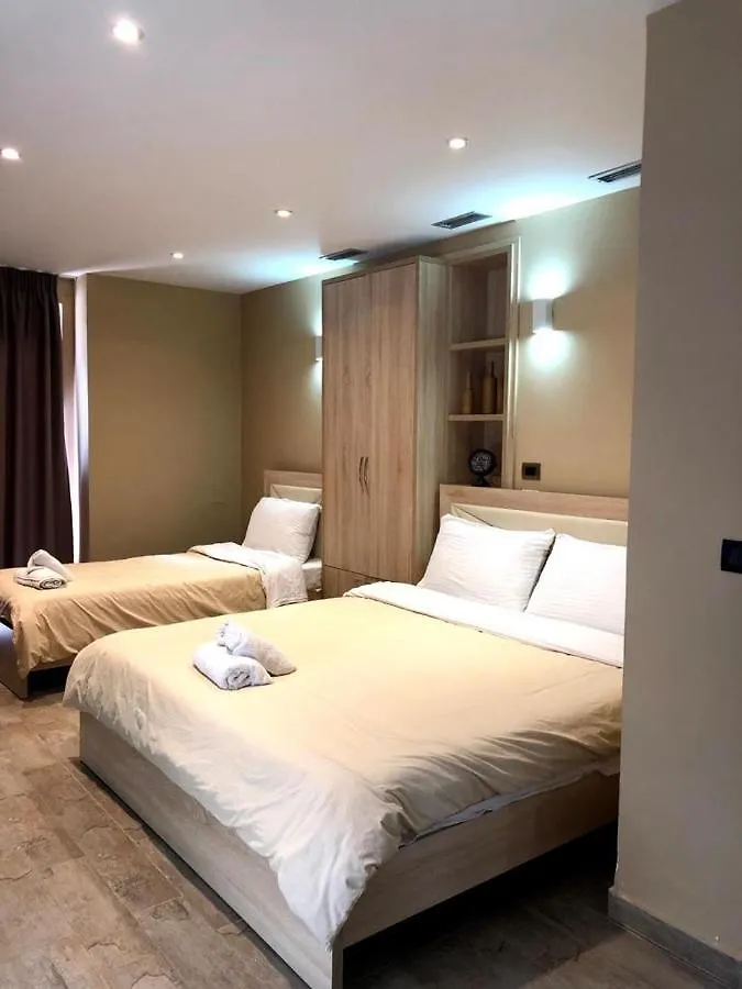 Bed & Breakfast 21-Rooms Tirana