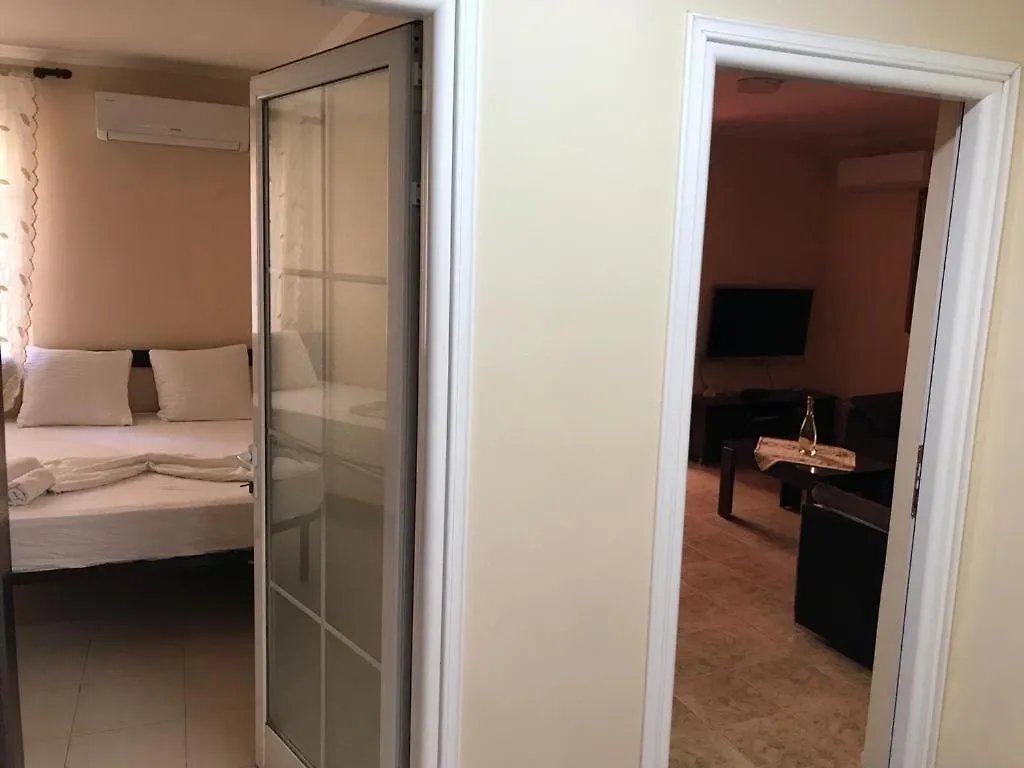 Bed & Breakfast 21-Rooms Tirana